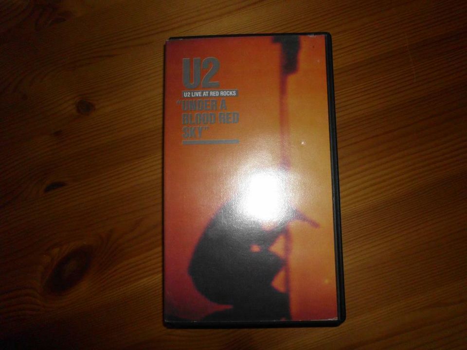 Under a blood red Sky - VHS    5,00 € in Husum