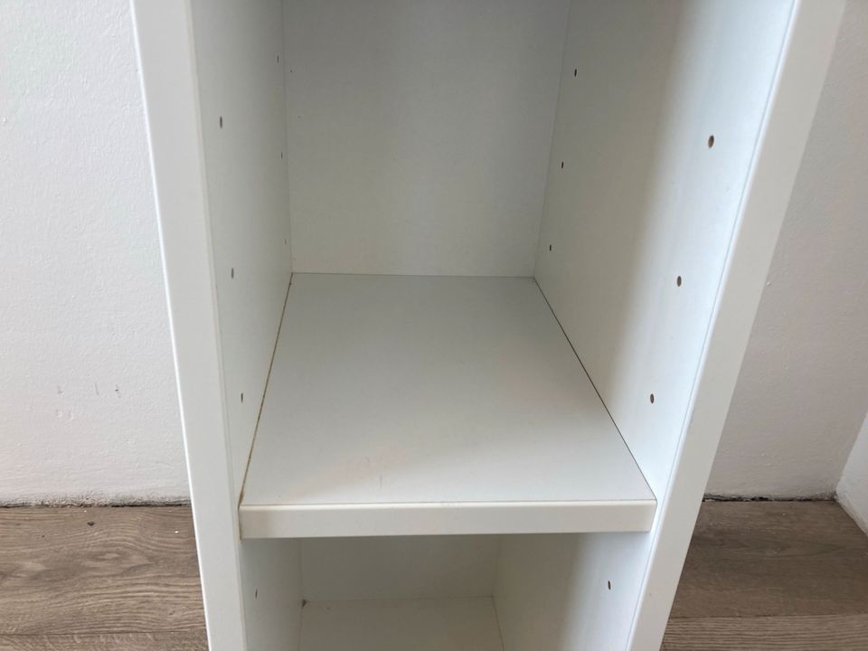 #A Bücherregal weiß Regal Hochschrank 202 cm Ikea Holz Wohnzimmer in Burgstädt