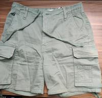 Cargohose kurz Bershka oliv M Damen0 Niedersachsen - Schweringen Vorschau