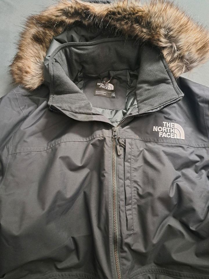 Original The North Face Winter Fell Parka Schwarz Neu XXL in Biebesheim