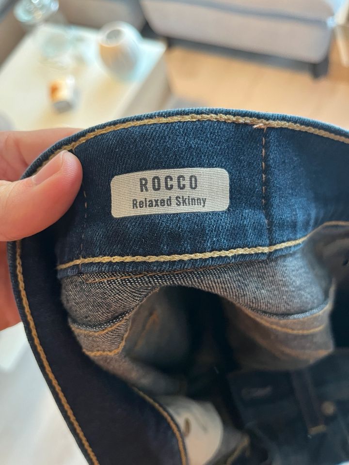 True Religion Rocco Relaxed Skinny Blue Jeans Größe 32 in Iserlohn