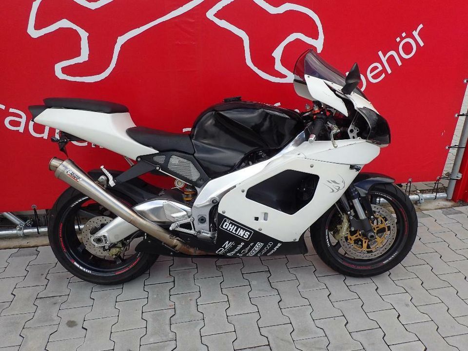 Aprilia RSV 1000 R RP Reifen Gabel Felgen Stummel Gabelbrücke in Mantel