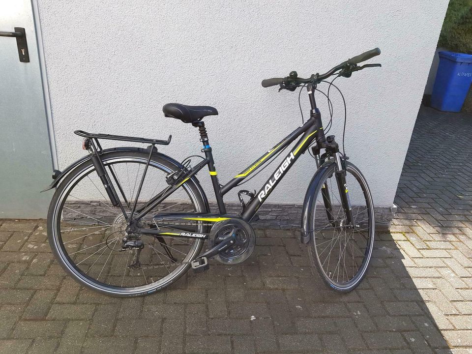 Raleigh  Fahrrad schwarz/gelb in Wallerfangen
