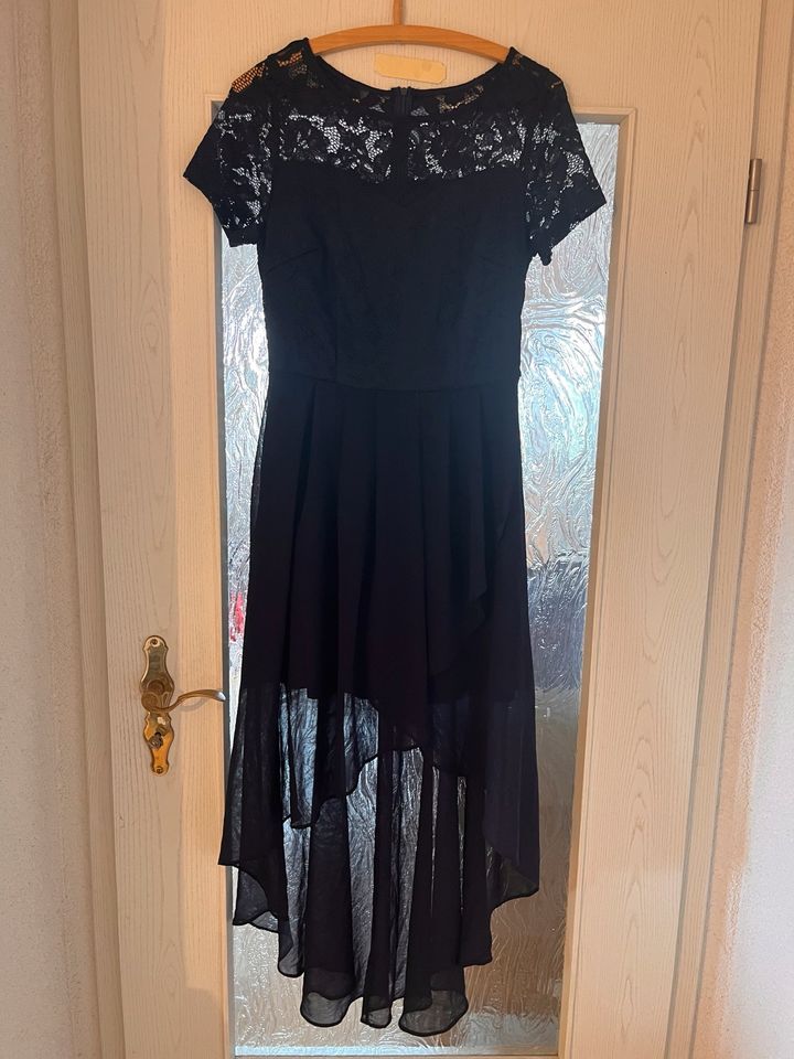 Blaues Abendkleid mit Spitze in Lindenau