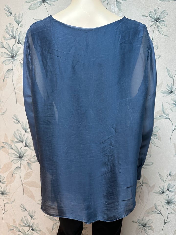 Julia Wang Bluse Shirt blau 2lagig Gr 42 in Jesteburg