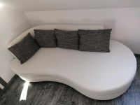Couch mit Hocker und Kissen in weiß (Höffner) Nordwestmecklenburg - Landkreis - Grevesmuehlen Vorschau