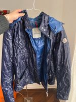 Blaue Regenjacke von MONCLER Altstadt-Lehel - München/Lehel Vorschau