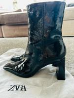 Zara Lack-Stiefeletten, schwarz, ungetragen, Gr. 41 Schleswig-Holstein - Norderstedt Vorschau