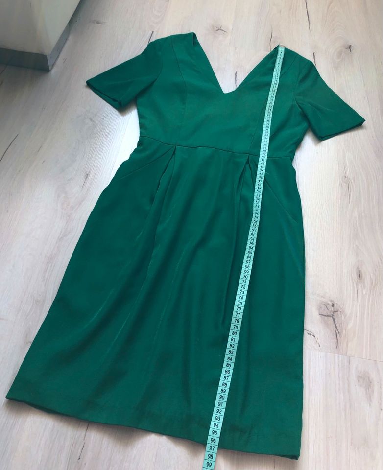 Sehr schönes Kleid tolles Grün Gr. 36 /XS-S w. NEU in Poing
