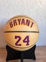 Vintage Spalding Basketball Kobe Bryant 24 Ball mit Ballbag Baden-Württemberg - Heilbronn Vorschau