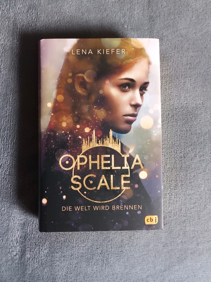 Roman ,,Ophelia Scale" von Lena Kiefer in Molschleben