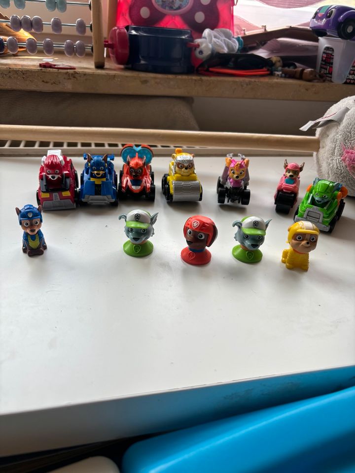 Paw Patrol 7 Autos und Figuren und 1 Marshall Kuscheltier in Fürth