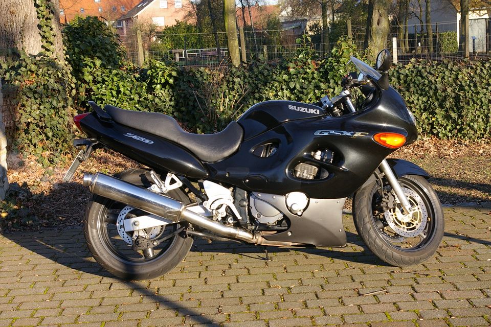 SUZUKI GSX750F in Bad Laer