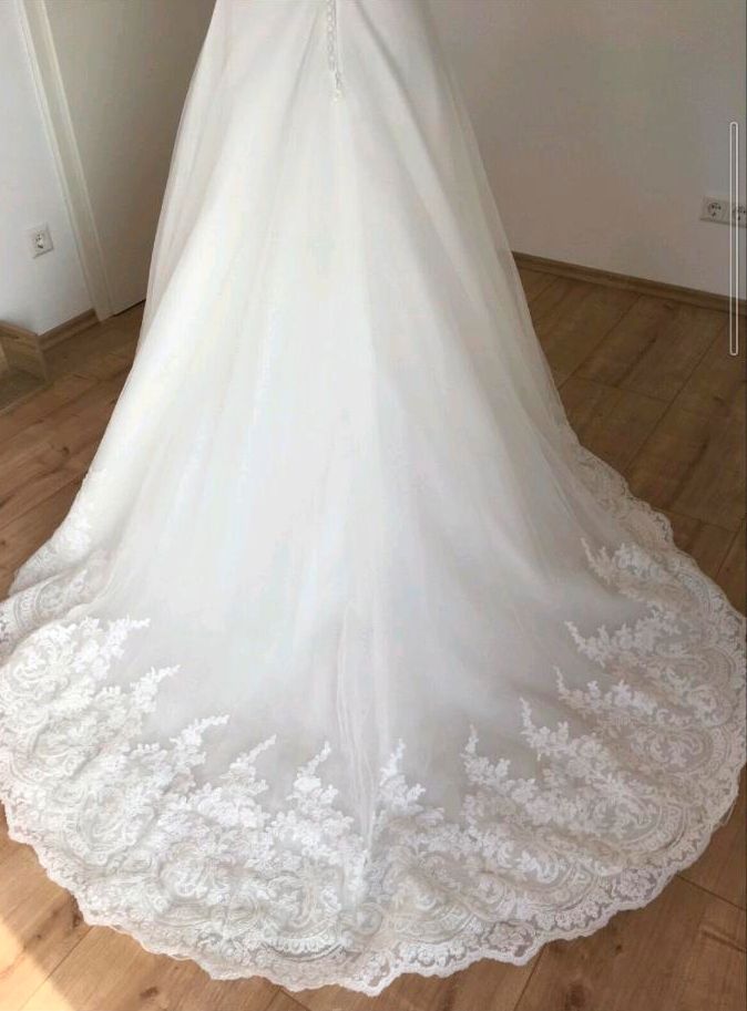 Hochzeitskleid/Brautkleid von Demetrios in Weißenburg in Bayern