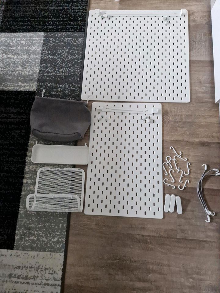 Ikea Lochwandplatten mit Halter in Neunkirchen Siegerland