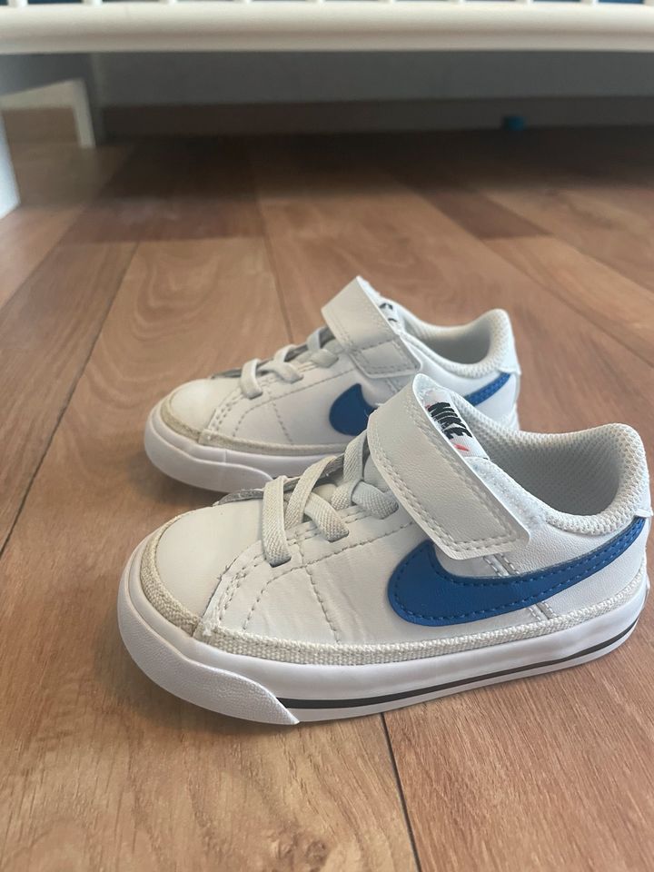 Nike Sneakers , Gr. 22 in Ziegelheim