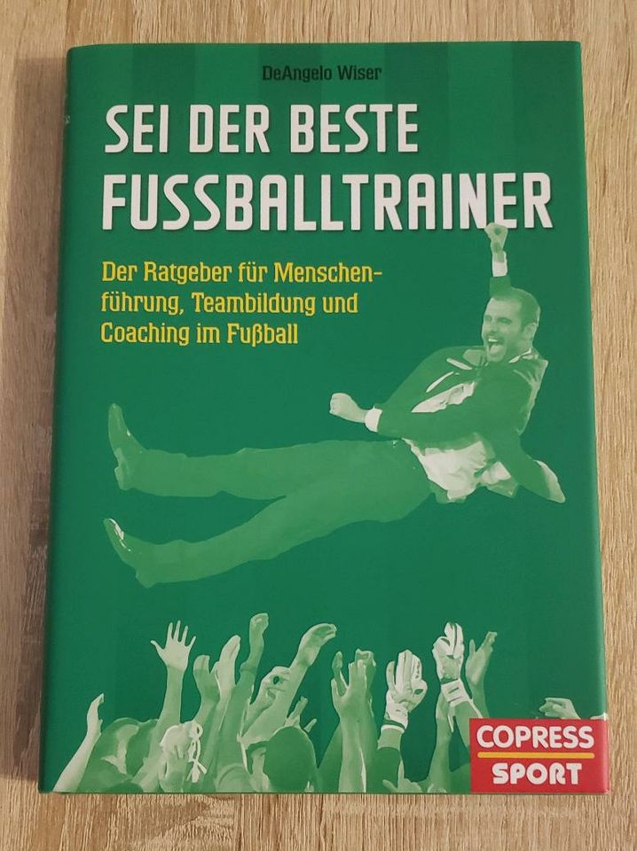 2 Fußball Training Bücher Trainer Profi Amateure in Rostock