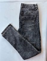 S.Oliver schwarze Stretchjeans neuwertig Gr. 170 slim Rheinland-Pfalz - Waldböckelheim Vorschau