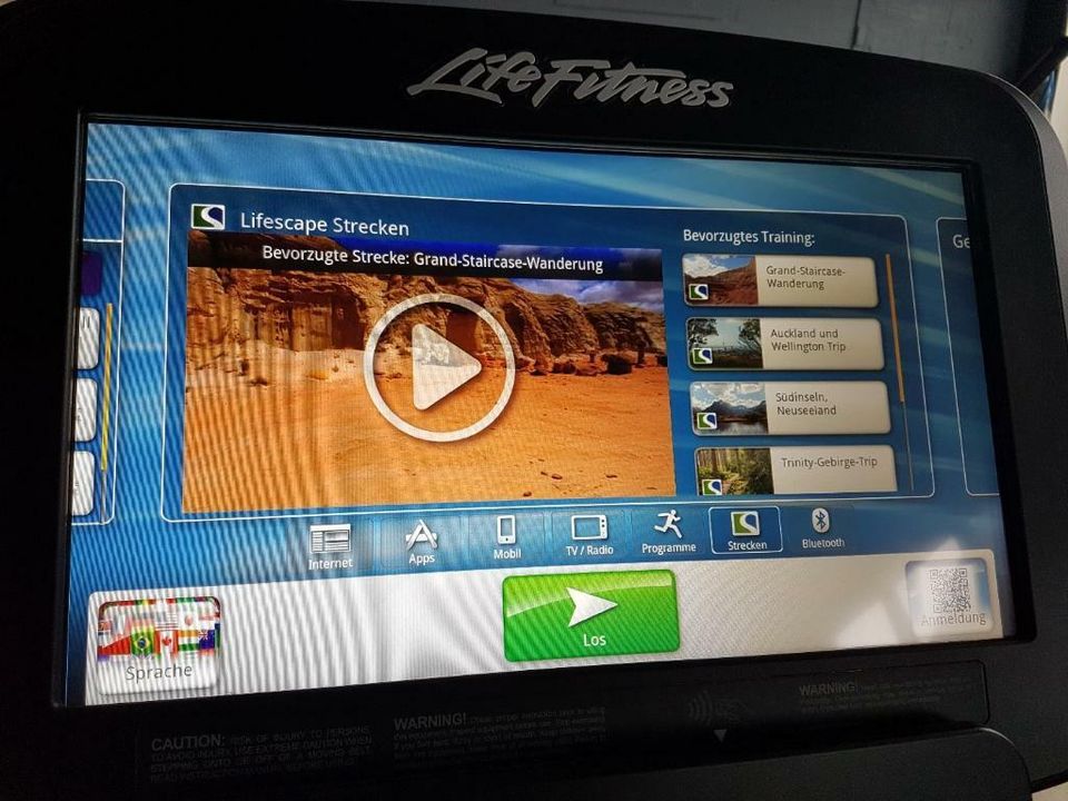 Life Fitness Laufband 95T Elevation - Discover SE Tablet Console in Detmold