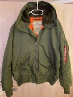 Alpha Industries Fliegerjacke/Winterjacke mit Fell / Grün / XL Chemnitz - Bernsdorf Vorschau