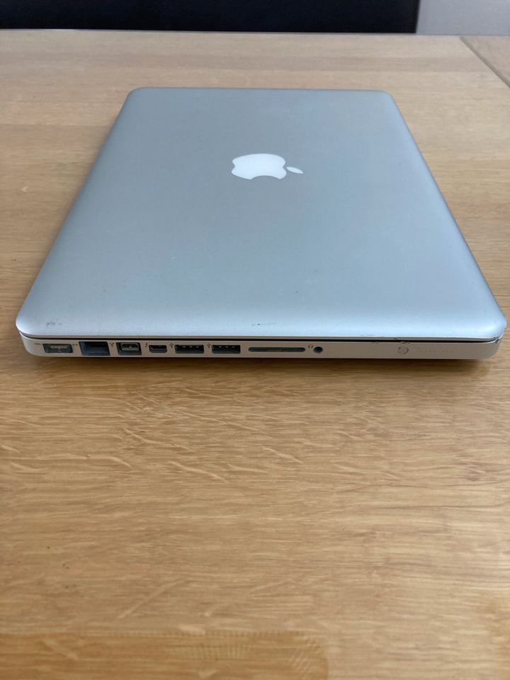 Apple MacBook Pro Intel Core i5 / 2,5 GHz / HD 500 GB / RAM 4 GB in München