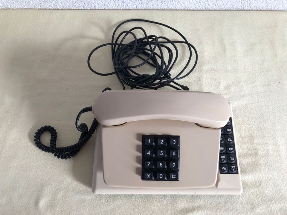 Altes Telefon, Tastentelefon mit Register in Bad Kreuznach