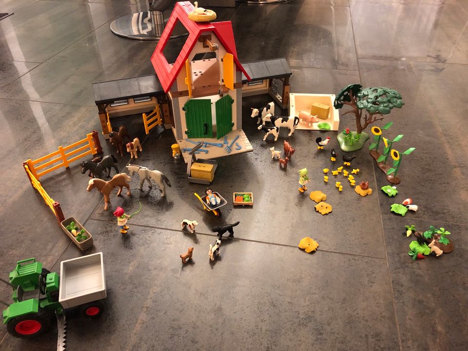 Playmobil großer Bauernhof 4490 + viel Extra in Bedburg-Hau