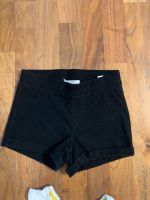 H+M Short kurze Hose schwarz 146 140 9-11 Jahre Bayern - Ochsenfurt Vorschau