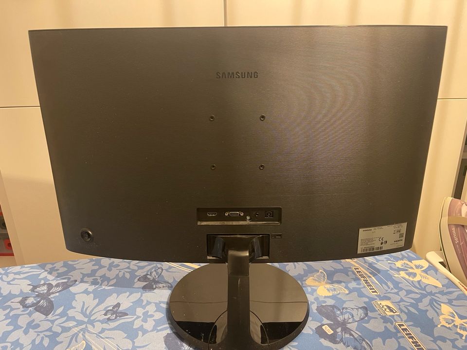 Samsung 27 Zoll curved Bildschirm in Hamburg