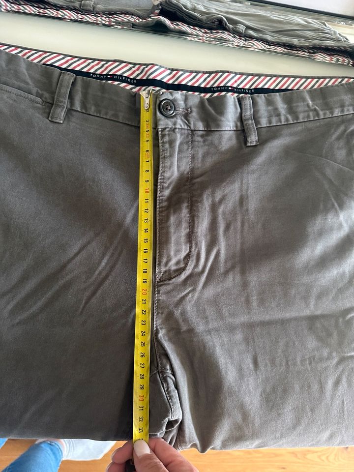 Tommy HILFIGER chino Hose Herren dunkelgrau Gr.40/34 in Bergisch Gladbach