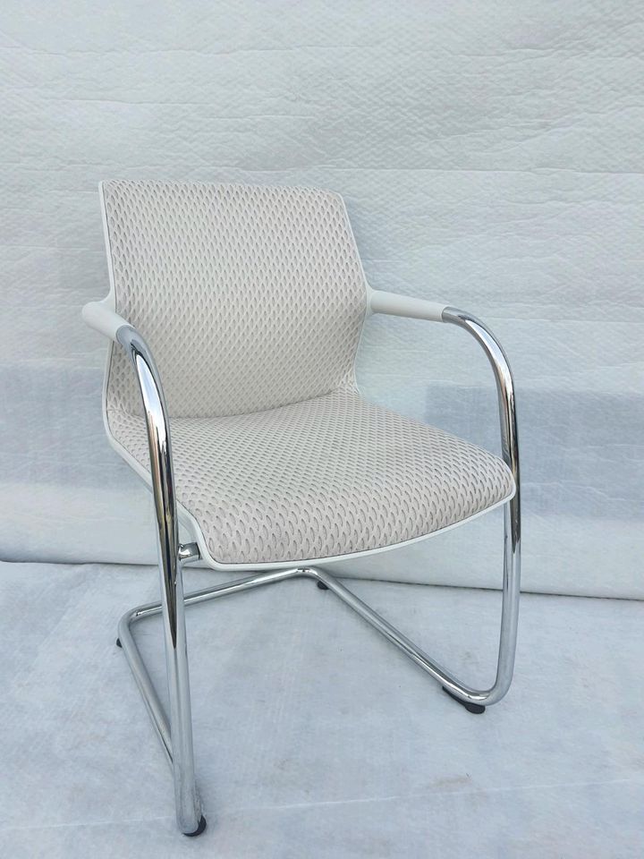 Vitra Unix Chair Freischwinger stühl  Weß in Rüsselsheim