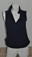 Schlichte ärmellose Bluse mit vielen Accessoires in Marine Hessen - Friedrichsdorf Vorschau