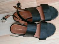 schwarze Sandalen mit goldenen Applikationen Größe 38 Bayern - Kürnach Vorschau