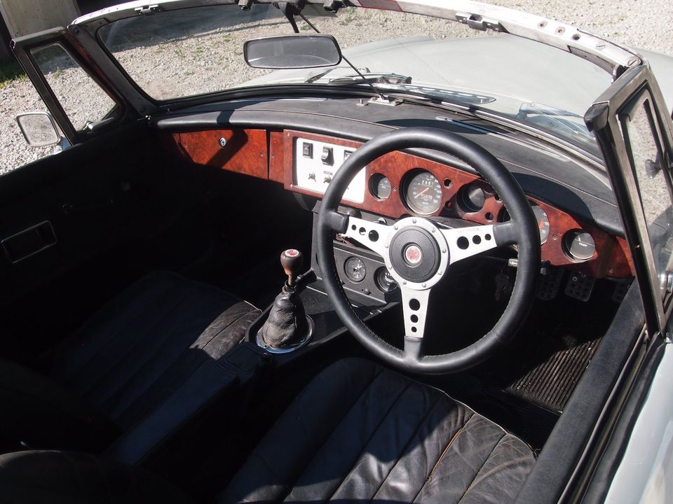 MGB Roadster, Rechtslenker, Bj. 1976, rostfrei! in Bergkirchen