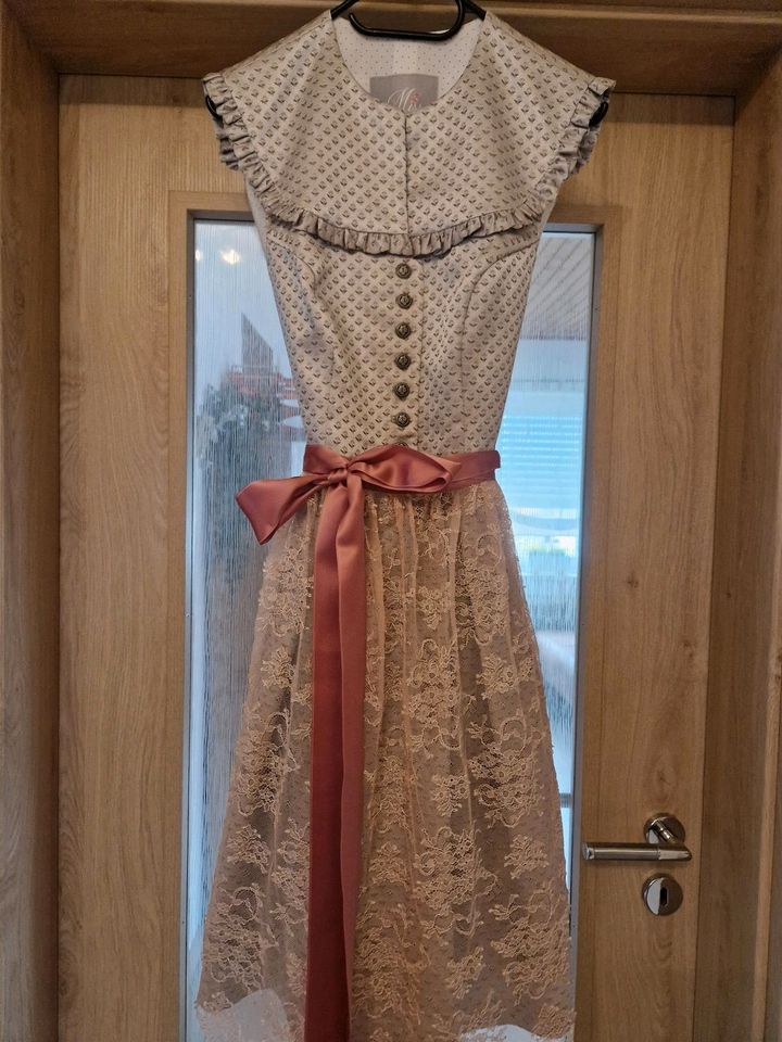 Dirndl Limberry, Größe 42, Silbergrau in Roding