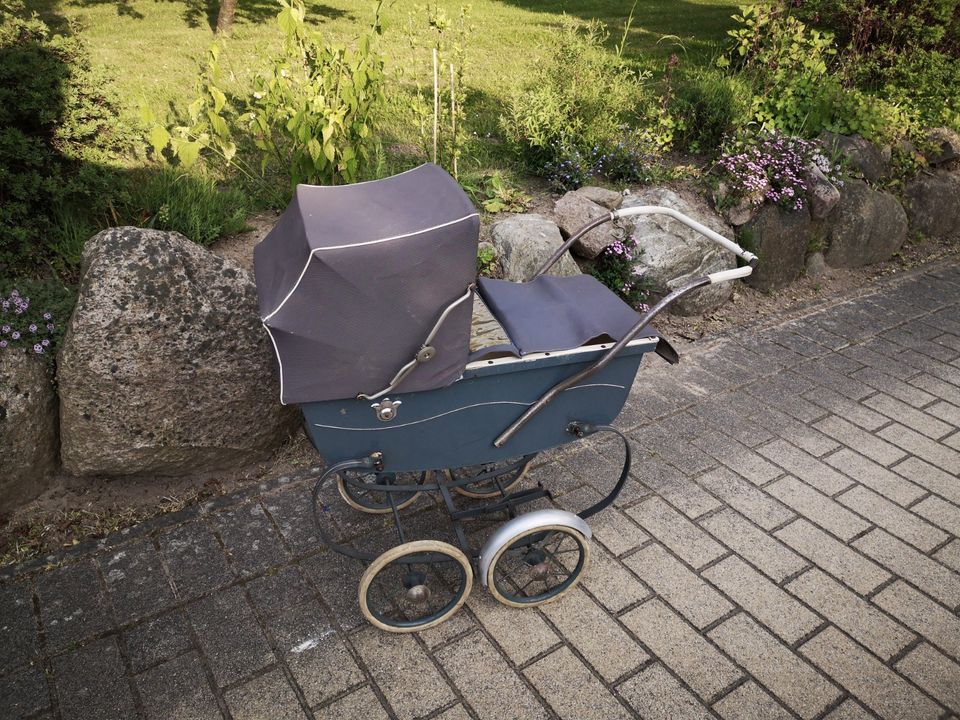 Dänischer Puppenwagen 50er Jahre grau Metall antik Kinderwagen in Sierksdorf