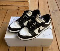 Original ! Nike by You Dunk low Panda schwarz/weiß Air Jordan Thüringen - Hainspitz Vorschau