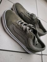 Sneaker: grüne Vans in Leder, Gr. 38.5 Brandenburg - Potsdam Vorschau