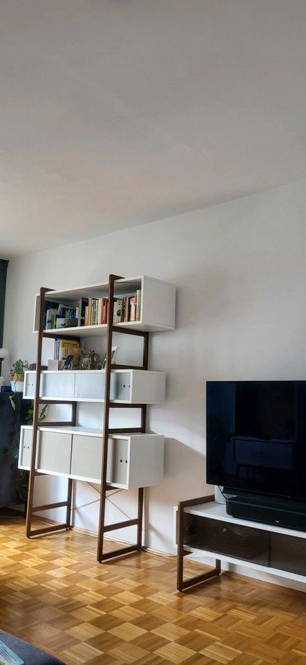 2 Regale für Bücher und TV Sideboard Vox Möbel weiß braun in München