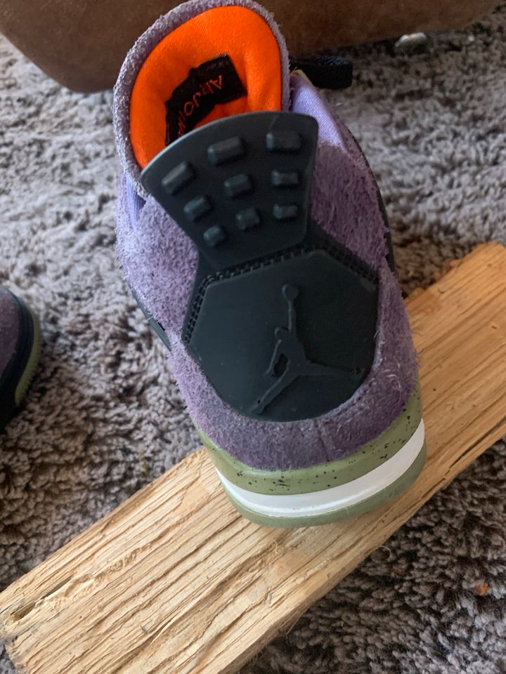 Jordan 4 Canyon Purple Gr.39 in Geltow