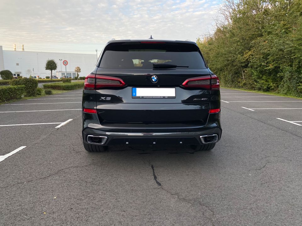 BMW X5 xDrive40i M-Sport Nav HuD Laser Pano REIFEN + INSP. NEU!! in Köln