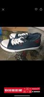Levis Sneaker gr 36 wie Neu Bayern - Krumbach Schwaben Vorschau