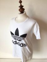 Sportliches T-Shirt Oberteil Adidas Design schwarz weiß Shirt M Bayern - Ustersbach Vorschau