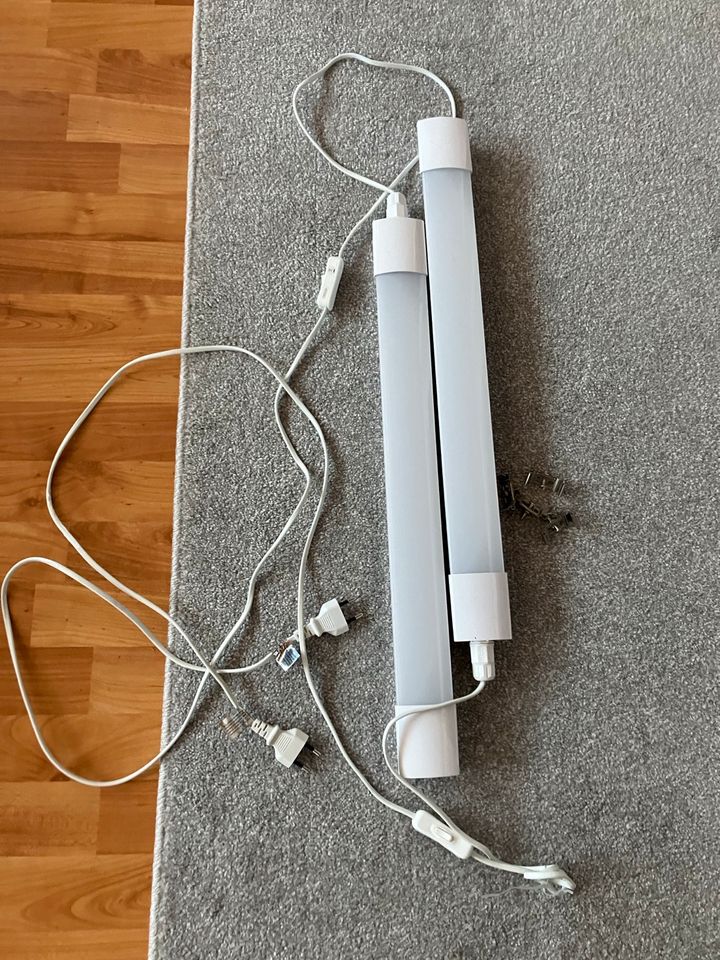 Feuchtraumleuchte kaltweiss 60cm Lampe Feuchtraum Unterbau in Laatzen