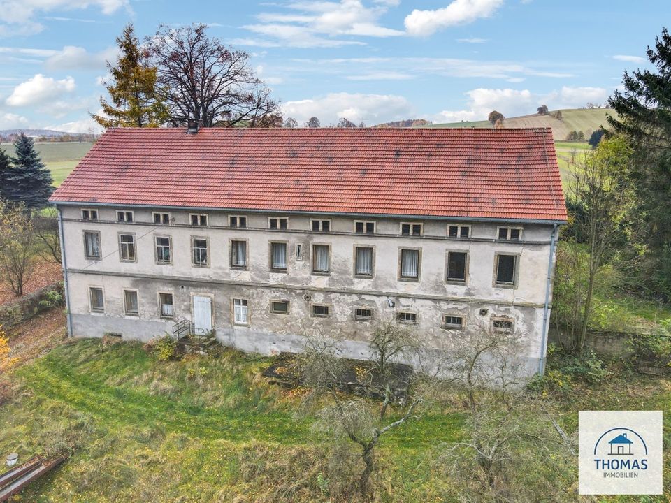 Entzückende Rarität i. Neustadt! Dreiseitenhof samt Wohnhaus, Garage, Scheune & beachtlichem Garten in Neustadt