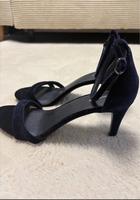 Riemchen High Heels in dunkelblau Hannover - Nord Vorschau