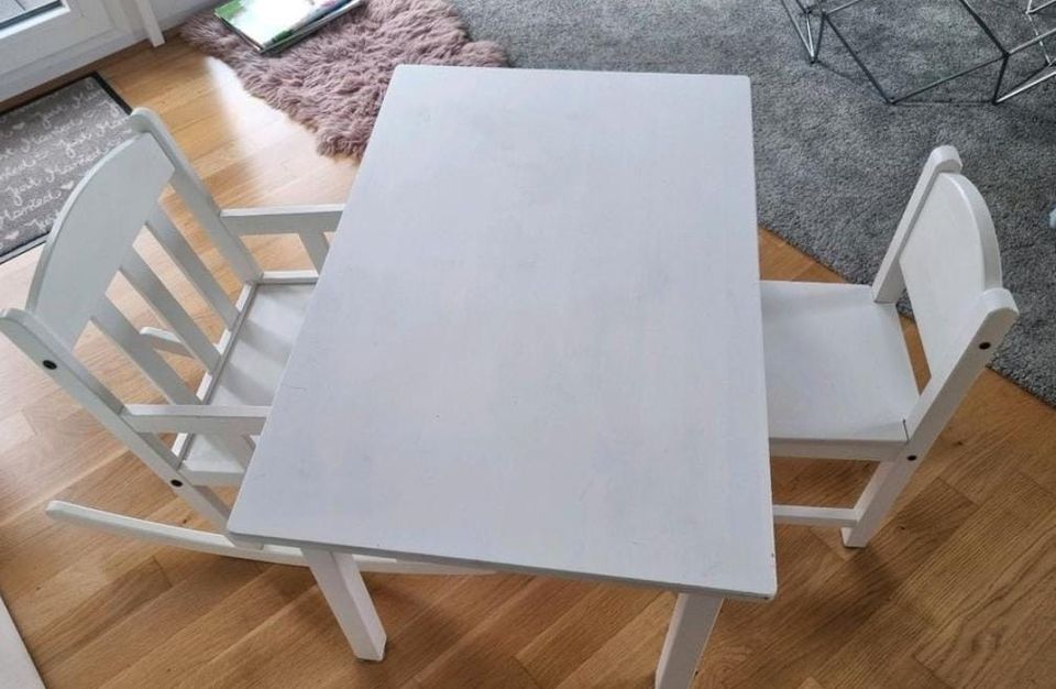 Ikea Kindertisch Sundvik aus massiver Kiefer mit 1x Stuhl in Heidelberg