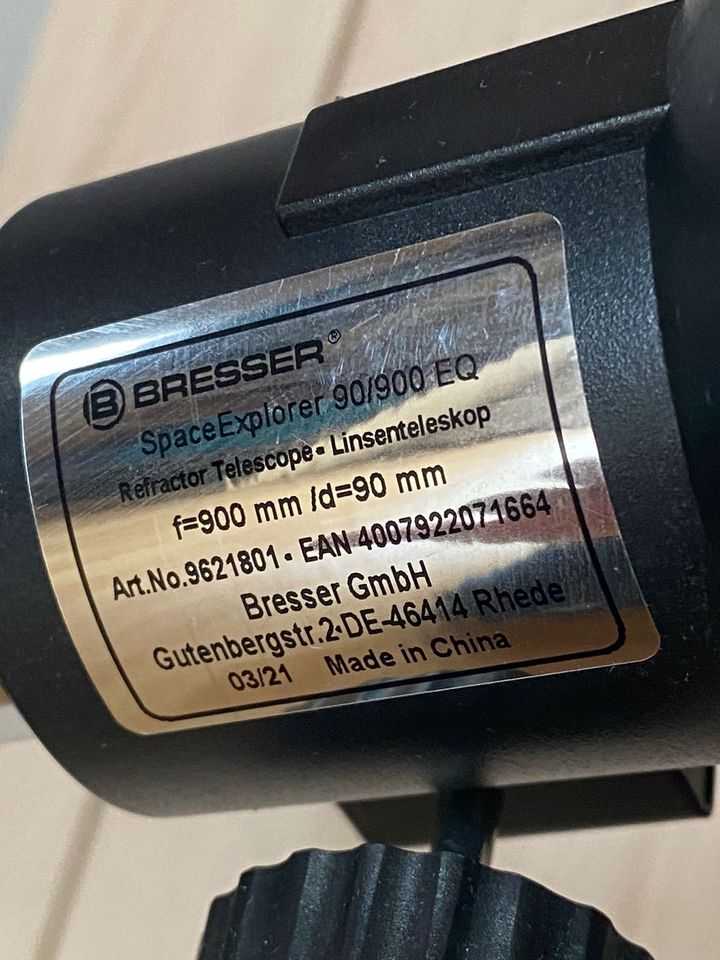 Teleskop Bresser Space Explorer 90/900 EQ mit Zubehör in Coburg