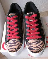 Incl Versand ❤️ GUESS 'leopra' Sneakers Schuhe Gr 37 NEU OVP Baden-Württemberg - Neresheim Vorschau