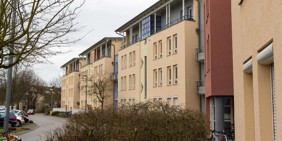 Studi-WG-Zi. 13m² Wohnheim, Nähe Uni Hohenheim, ZM Mai-Sept. in Stuttgart